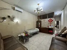 RUKO TOWNHOUSE DEKAT PAJAK BERUANG MADONG LUBIS