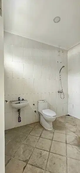 RUMAH LAVALETTA MODERNLAND BOULEVARD HADAP SELATAN 3.980M NEGO