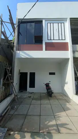 rumah siap huni dekat LRT dan pintu toll di jati bening bekasi