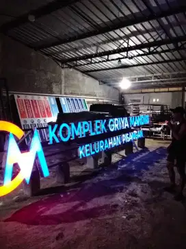 Neon box,huruf timbul,papan nama akrilik murah