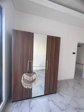 Lemari Pakaian 3 pintu