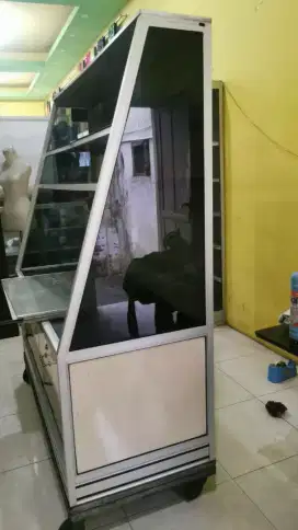Etalase makanan