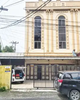 Ruko Gandeng Madong Lubis Strategis