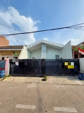 RUMAH DI DEKET AEON MALL BSD BUMI PUSPITEK PAGEDANGAN SUDAH RAPIH