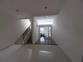 Dijual Cepat Rumah di Canary The Spring Gading Serpong, Tangerang