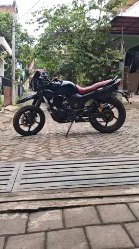 Jual motor honda tiger 2000/GL200 Sport custom