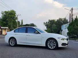 BMW 320i F30 Sport AT 2016