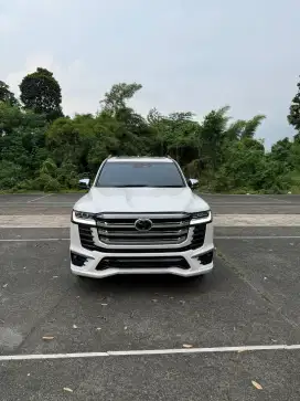 *TOYOTA LAND CRUISER 300 VXR 4X4*