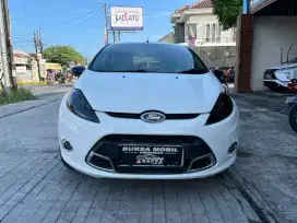 Dp 5jt. FORD FIESTA S 2013 AT / AUTOMATIC