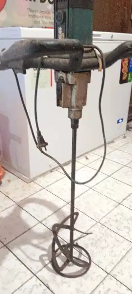 Mesin pengaduk cat multifungsi