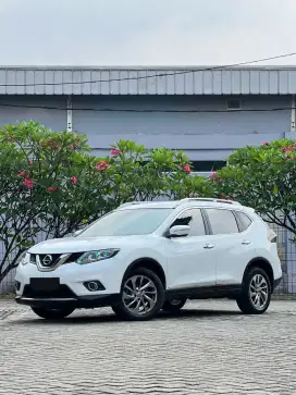 NISSAN XTRAIL 2.5 AT 2015 PUTIH