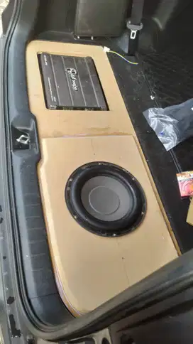 Kerja sama bidang audio mobil profesional