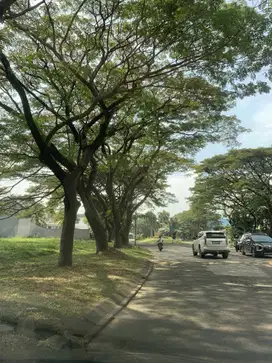 Tanah/kavling besar dan strategis pinggir jalan utama Modernland Tgr