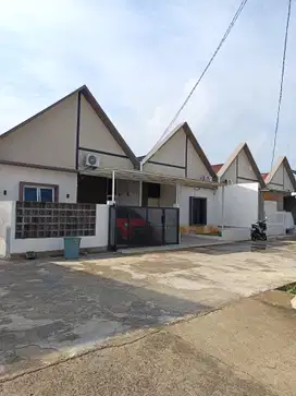 Rumah Cluster 1 unit terakhir, Lt. 130m dekat ke stasiun KRL !!