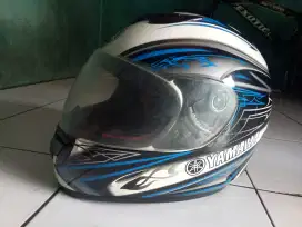Helm full face yamaha