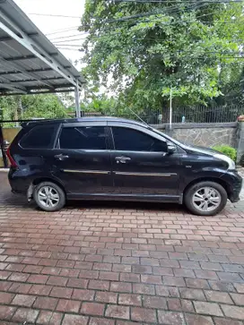 Toyota Avanza VELOZ 2014 MATIC HITAM
