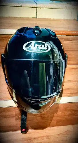 Helm besic arai