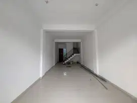 Ruko Ada Rooftop Dan  Parkir Luas di Sentana Dekat Alun-alun Pancasila