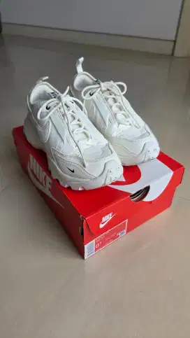 Jual Bekas Sepatu Wanita Nike TC 7900 Rp.1.000.000