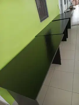 Meja belajar bekas kost an