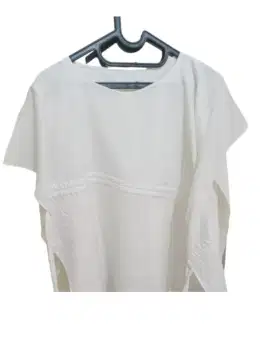 Baju atasan wanita sudah ada iner