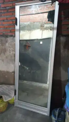 Cermin cocok untuk penjual busana