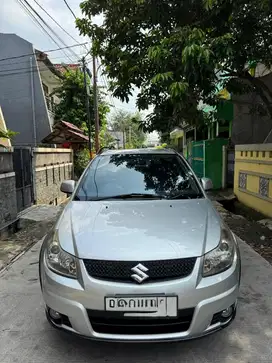 Suzuki SX4 X-Over Silver 2011 MANUAL
