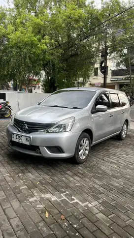 Nissan Grand livina SV 2014 Matic
