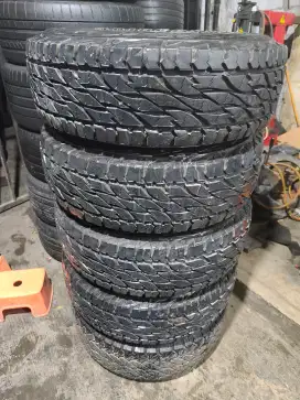 Bridgestone dueler AT 31 x 10.50 R15