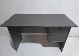 Meja belajar / kerja kantor