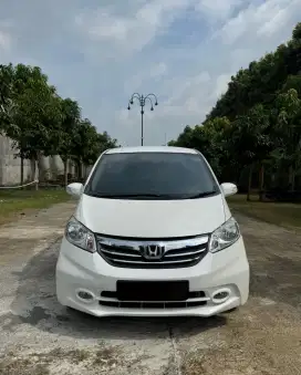 Honda FREED E PSD 2013 AC Dobel