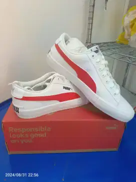 Sepatu puma canvas putih size 40,5 cm