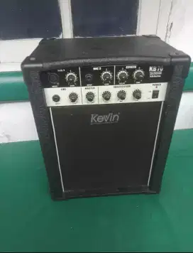 amplifier keyboard merk Kevin KB70