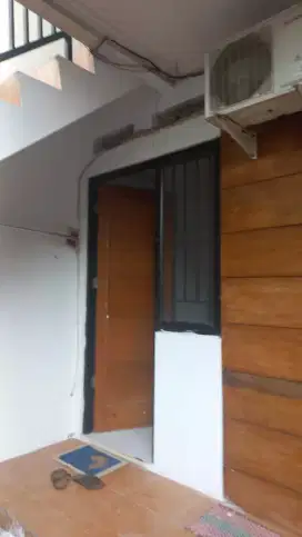 Di kontrakan rumah petak bisa 1 thn . 6 bln . 1 bln