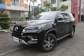 DP MURAH - Toyota Fortuner 2.4 G 4X2 DSL Solar-AT 2023
