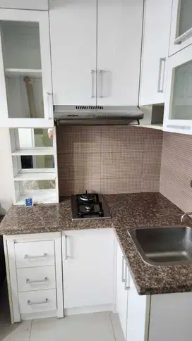 DISEWAKAN 2 BEDROOM FULL FURNISH APARTEMEN GREEN PRAMUKA SCARLET MALL