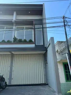 Ruko Manukan Tengah