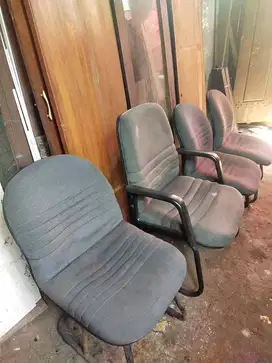 Kursi kantor borongan ada 5