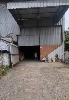 Gudang dijual bisa dilewati fuso Luas 763 dekat tol di cakung Jakarta