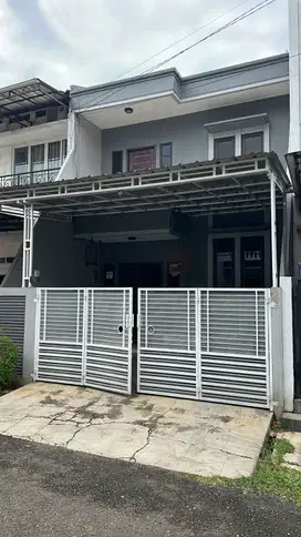 Dijual Rumah Siap Huni Lokasi Strategis di Sektor 1E