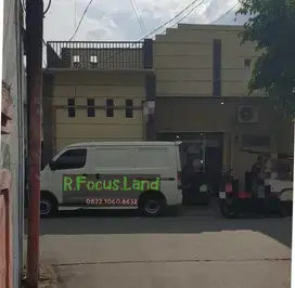 Rumah Klinik Dokter Kios Usaha Pinggir Jalan di CILEDUG