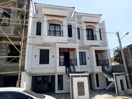 RUMAH DIJUAL DI CILANDAK SIAP HUNI LOKASI STRATEGIS DEKAT TOL ANDARA