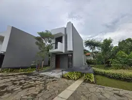 DIJUAL RUMAH 2 LANTAI GIANTARA SERPONG BSD CITY DEKAT STASIUN KERETA