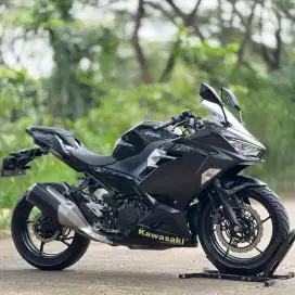 KAWASAKI NEW NINJA 250 FI BLACK 2019 KM LOW GRESS TAX ON