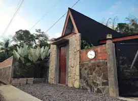 Dijual Villa Unik Kekinian dgn Kolam Renang + View Cantik di Pakem