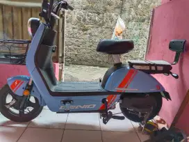 Sepeda listrik bekas Genio easton s1