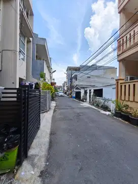 DIJUAL RUMAH KOST AKTIF SUNTER AGUNG