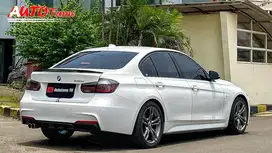 BMW F30 330i LCi MSport Shadow (Last Edition) Fullspec White On Red NI