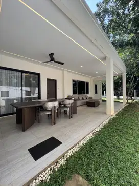 Rumah Kebayoran Baru Halaman Luas Posisi Corner