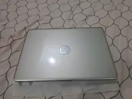 Dijual Laptop Ringan dan Cepat HP/AMD Ryzen 5/8GB/512GB SSD/14″/Gold